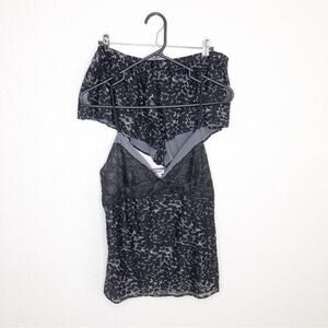 DKNY black and gray animal print short set pajamas size Large
